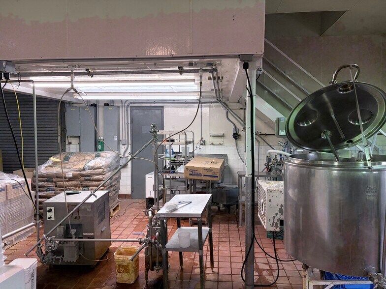 More Photos Of 8105 Wallace Rd NW, Salem Industrial For Lease