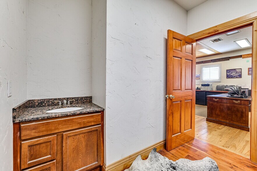 More Photos Of 2684 W US Highway 290, Fredericksburg Warehouse For Sale