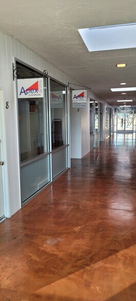 More Photos Of 2178 McCulloch Blvd N, Lake Havasu City Loft Creative Space For Lease