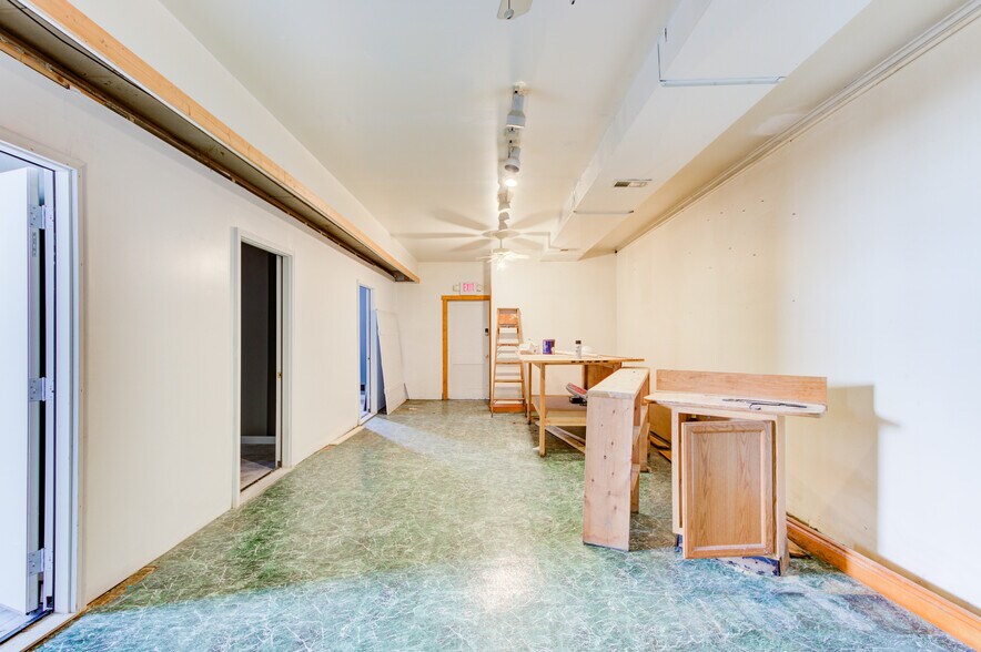 More Photos Of 2520 Rochester Rd, Royal Oak Office For Lease