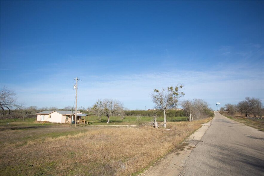 More Photos Of 2095 Bridal Path Rd, Luling Land For Sale
