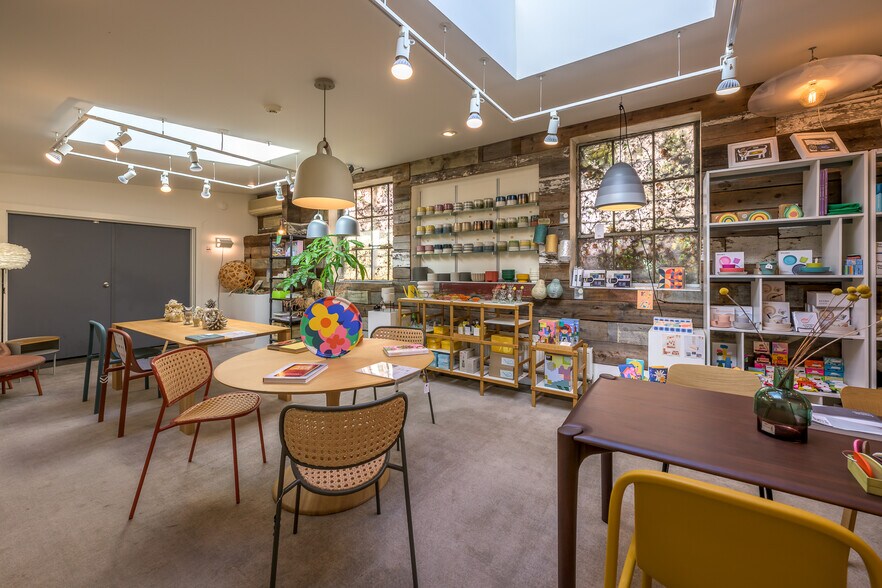 More Photos Of 705 Warren St, Hudson Storefront Retail Residential For Sale