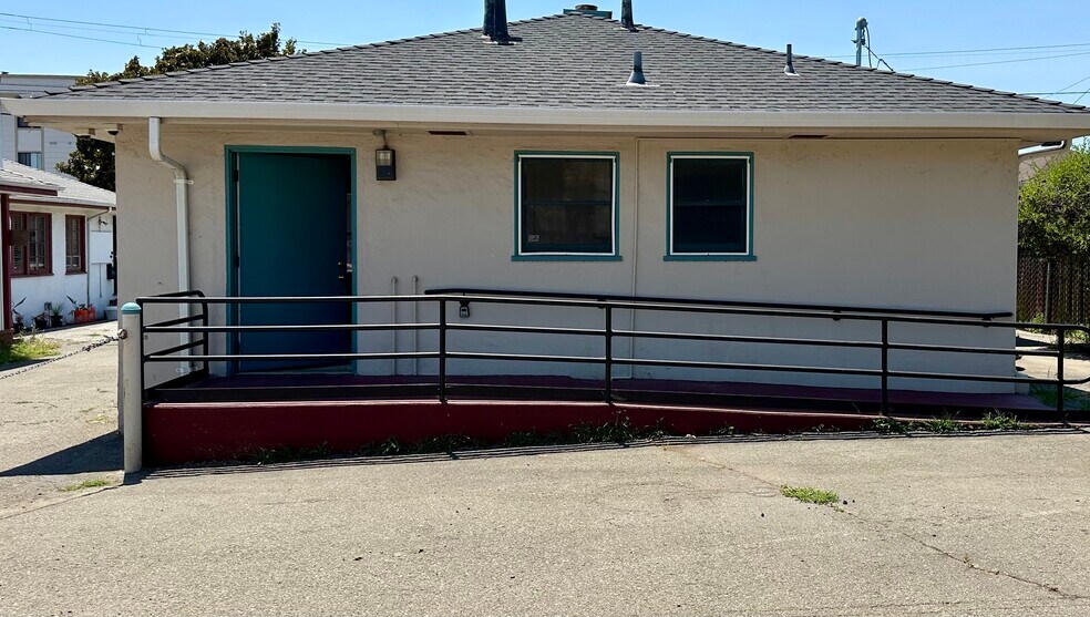 More Photos Of 2062 Washington Ave, San Leandro Apartments For Sale