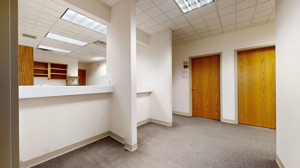 More Photos Of 2228-2230 Sunset Blvd, Steubenville Office For Lease