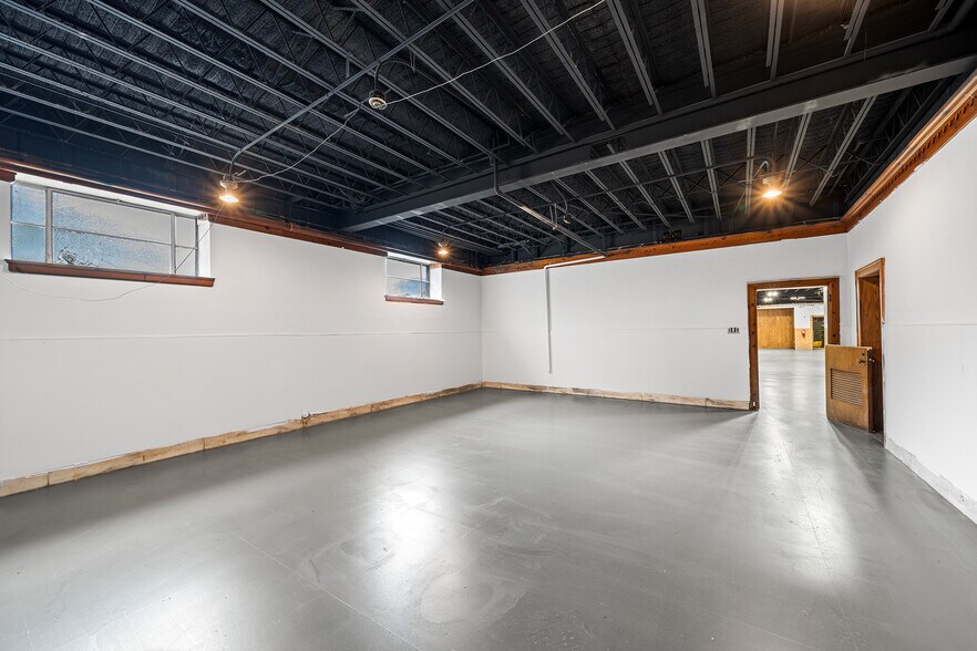 More Photos Of 379 Cherry St, Pottstown Flex For Lease