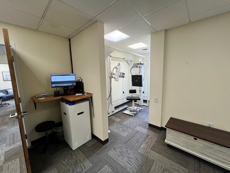 More Photos Of 125 E Trinity Pl, Decatur Office For Lease