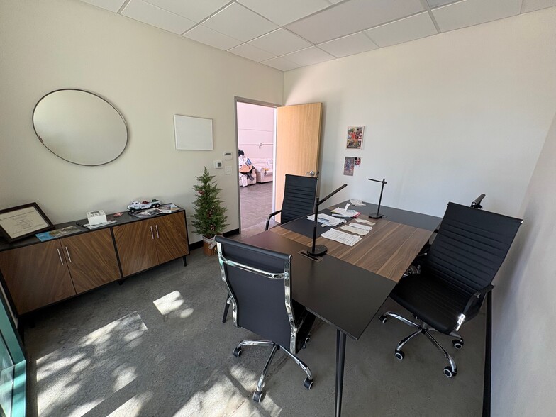More Photos Of 510 Corporate Dr, Escondido Warehouse For Lease