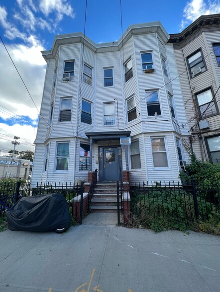 Primary Photo Of 47 N Bleeker St, Mount Vernon Apartments For Sale