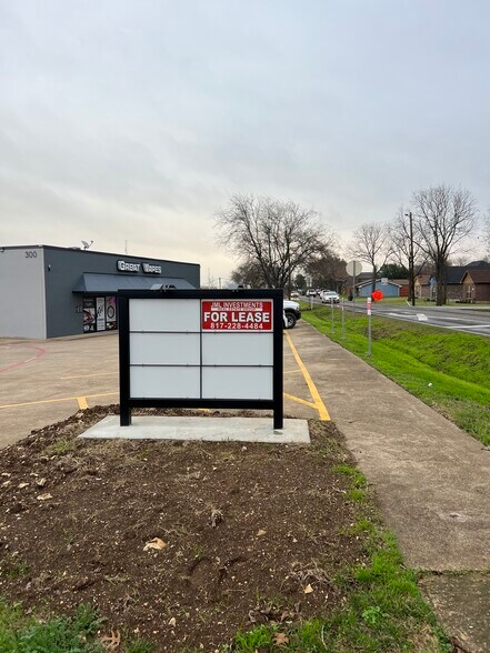 More Photos Of 300 Bryant Ave, Midlothian Light Distribution For Lease