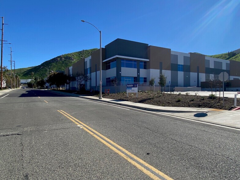 More Photos Of 980 Marlborough Ave, Riverside Warehouse For Lease