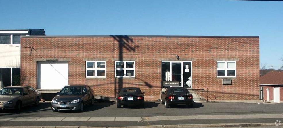 Primary Photo Of 152 Old Gate Ln, Milford Warehouse For Lease