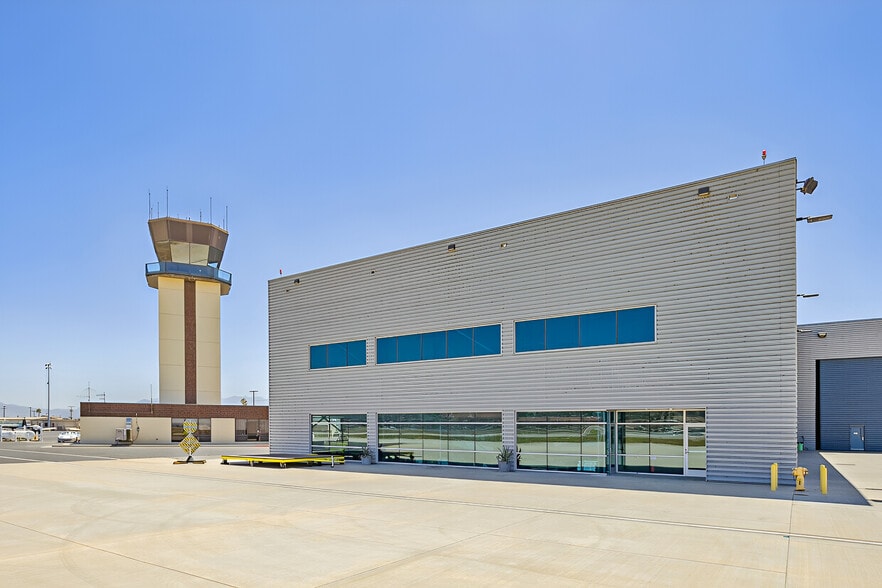 Primary Photo Of 800 Aviation Dr, Camarillo Airplane Hangar For Sale