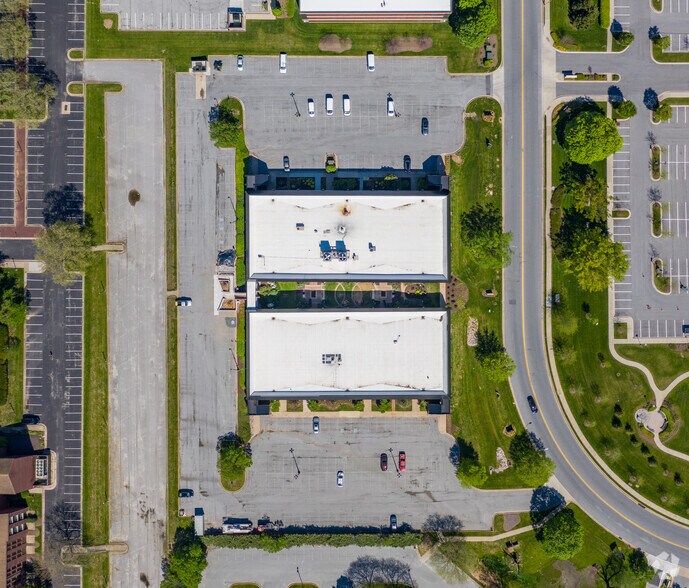 More Photos Of 224 Schilling Cir, Hunt Valley Flex For Lease