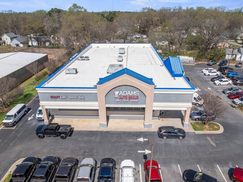 More Photos Of 520 E Trade St, Dallas Auto Dealership For Sale