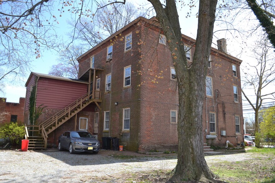 More Photos Of 82 W Broadway, Salem Apartments For Sale