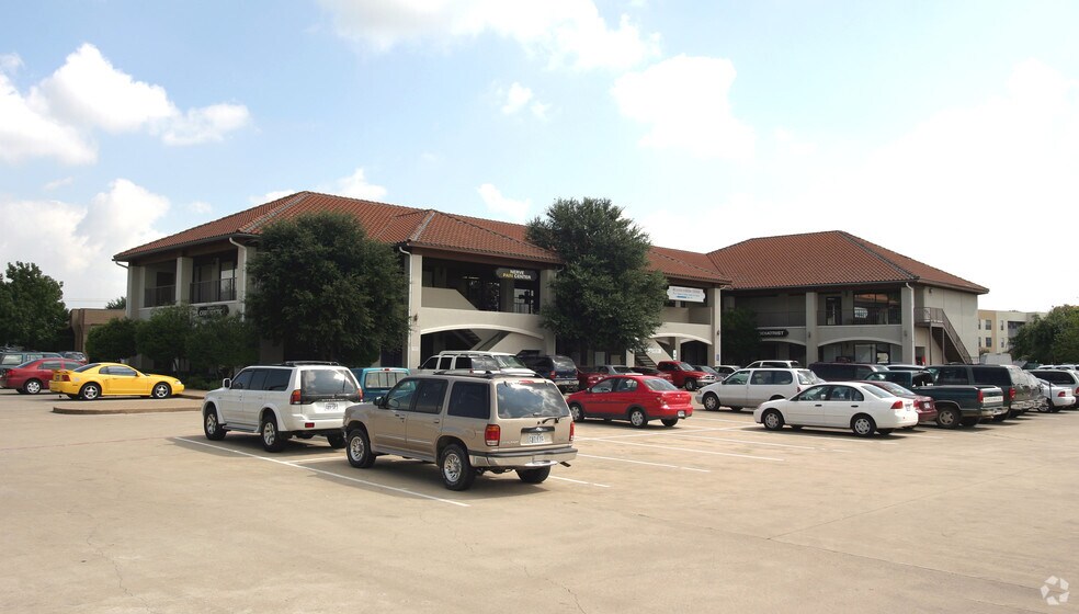 More Photos Of 5521 S Bellaire Dr, Fort Worth Medical For Lease