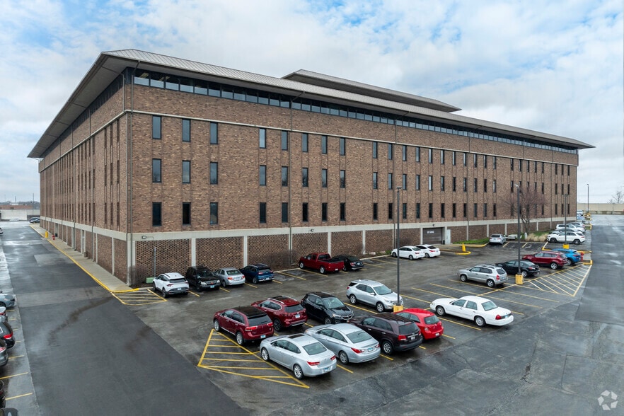 More Photos Of 4415 W Harrison St, Hillside Office For Lease