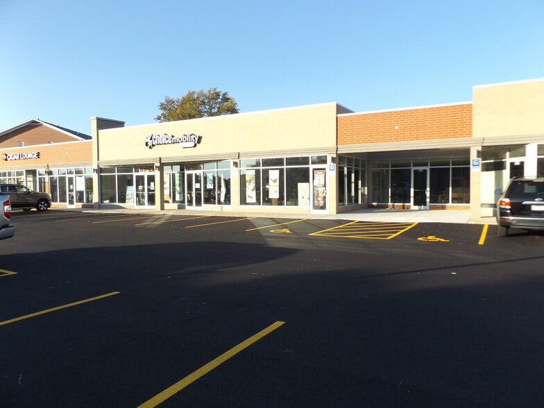 More Photos Of 500-550 W Northwest Hwy, Arlington Heights Unknown For Lease