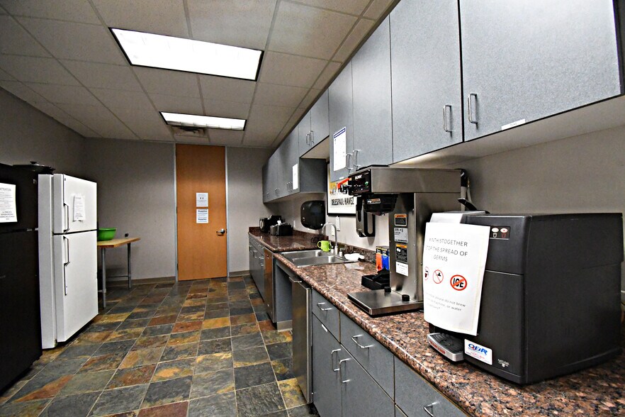 More Photos Of 10401 Town Park Dr, Houston Medical For Sale