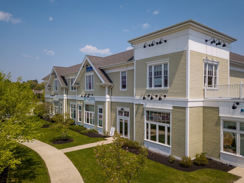 More Photos Of 400-440 Boston Post Rd, Wayland Unknown For Lease