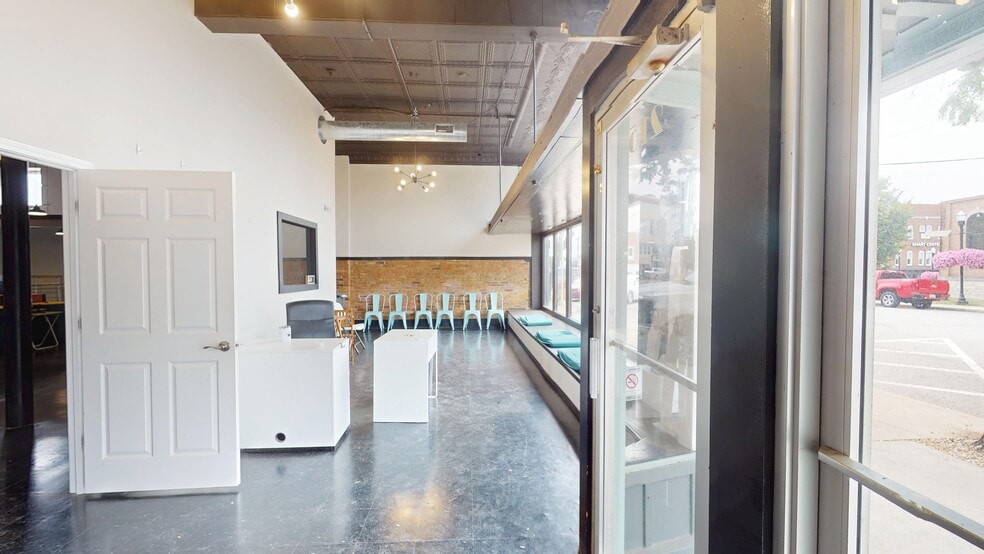 More Photos Of 215 W College Ave, Greenville Storefront Retail Office For Lease