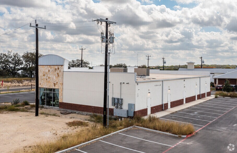 More Photos Of 119 Exeter Place Dr, San Antonio Storefront Retail Office For Lease