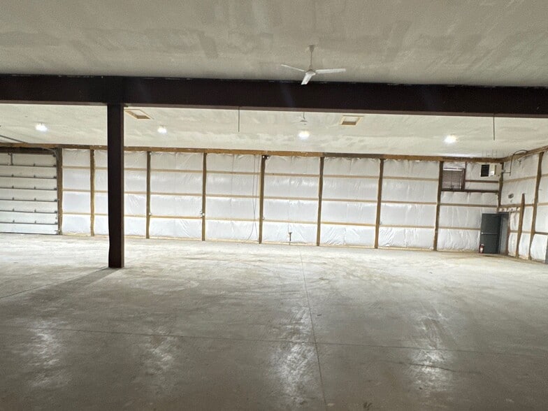 More Photos Of 912 Pittsburgh Rd, Butler Unknown For Lease