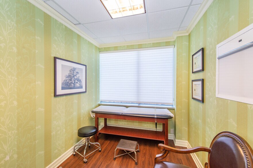 More Photos Of 2 Lincoln Hwy, Edison Medical For Lease