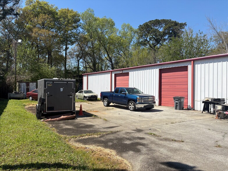 More Photos Of 6921 Stall Rd, Charleston Auto Repair For Lease