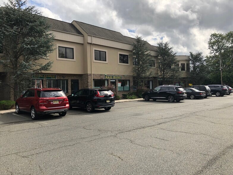 More Photos Of 48 Stiles Ln, Pine Brook Office For Lease