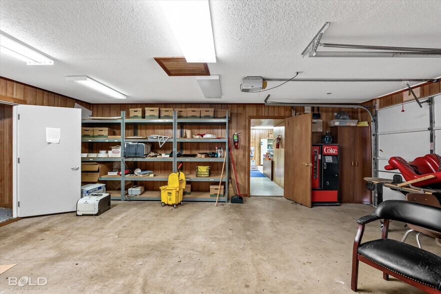 More Photos Of 523 Oxford Rd, Mansfield Office For Sale