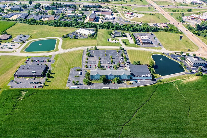 More Photos Of 327 Fountains Pky, Fairview Heights Hotel For Sale