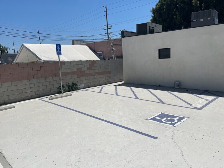 More Photos Of 917 W Compton Blvd, Compton Storefront Retail Office For Lease
