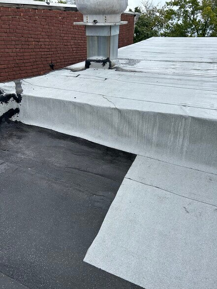 More Photos Of 12 Park Pl, Hudson Storefront Retail Residential For Sale