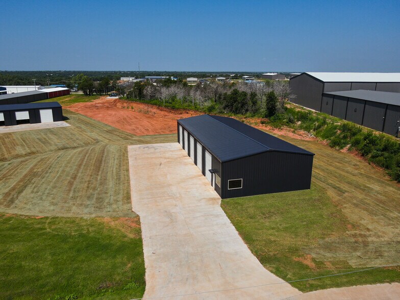 More Photos Of 11771 Hana Cir, Edmond Warehouse For Sale