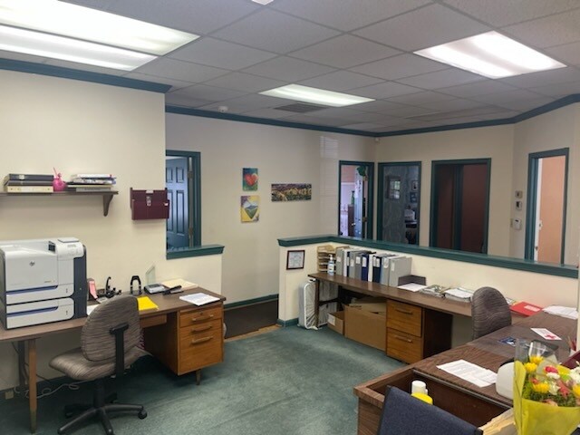 More Photos Of 5100 Bernard Dr, Roanoke Medical For Sale