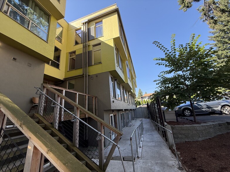 More Photos Of 16111 E Burnside St, Portland Apartments For Sale