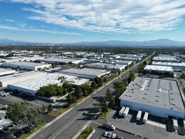 More Photos Of 3700 W Segerstrom Ave, Santa Ana Warehouse For Lease
