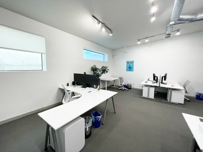 More Photos Of 3700 Thompson St, Austin Loft Creative Space For Lease