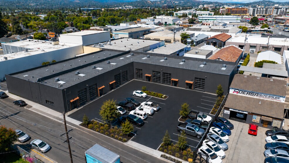 Primary Photo Of 831 Sweeney Ave, Redwood City Warehouse For Lease