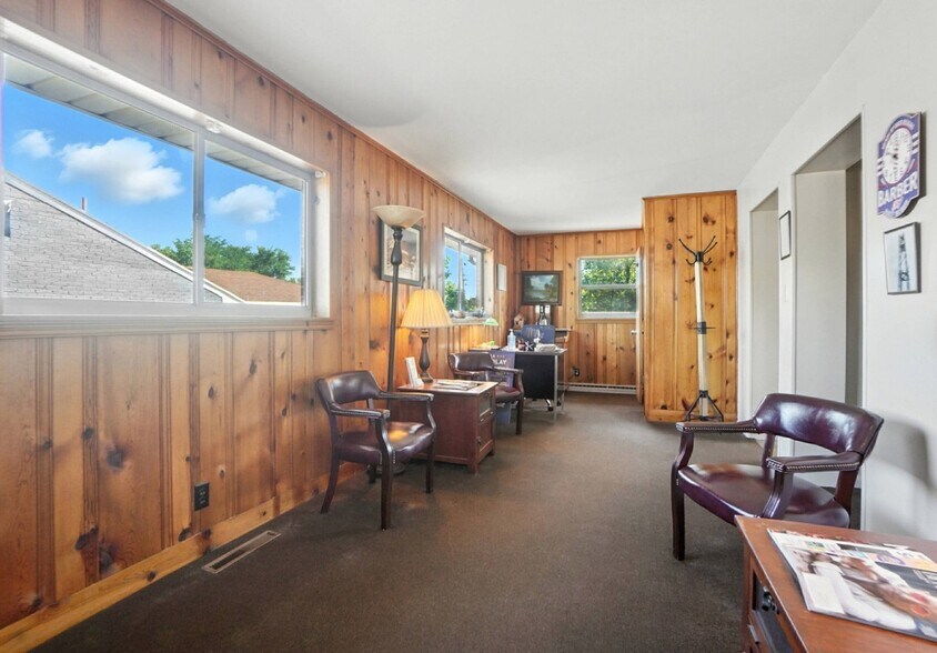 More Photos Of 5402-5404 N Main St, Dayton Office For Sale