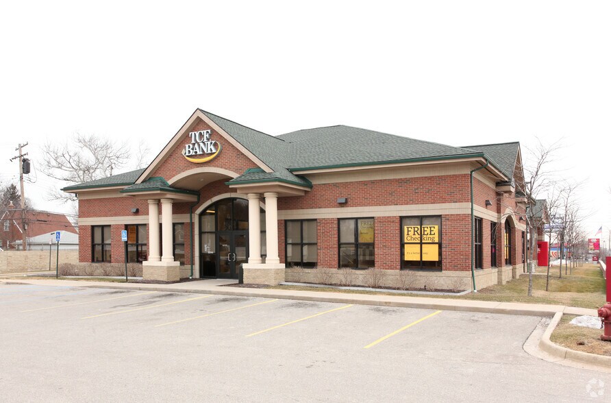 Primary Photo Of 25488 Michigan Ave, Dearborn Heights Bank For Sale