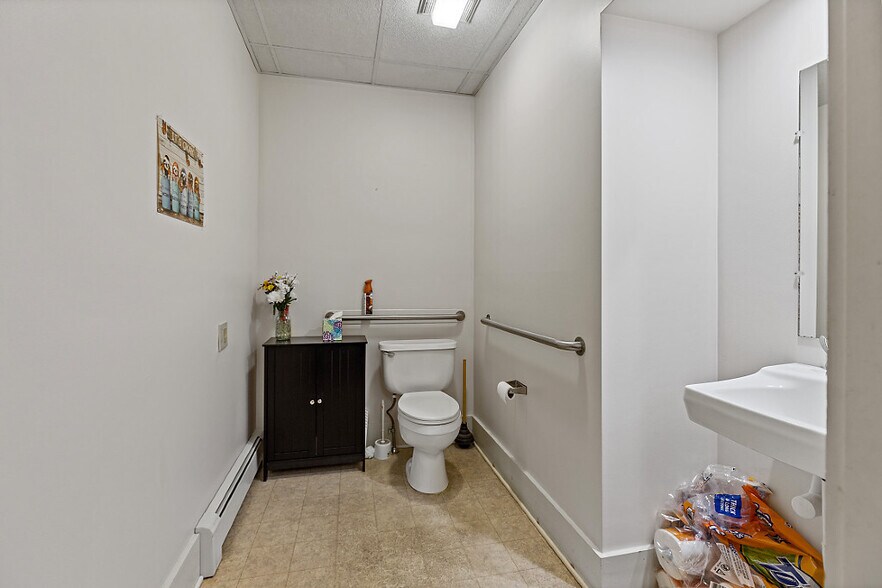 More Photos Of 323 State St, Augusta Office Residential For Sale