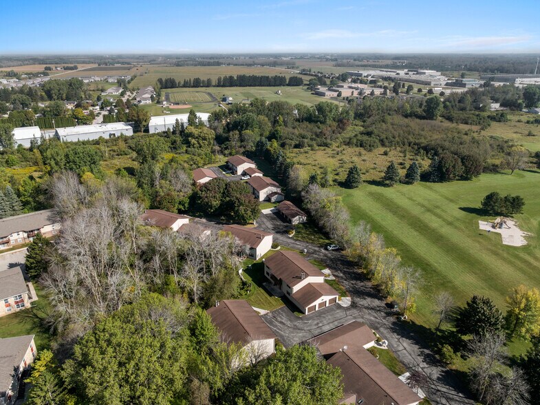 More Photos Of 910 E Cedar Ave, Manitowoc Apartments For Sale