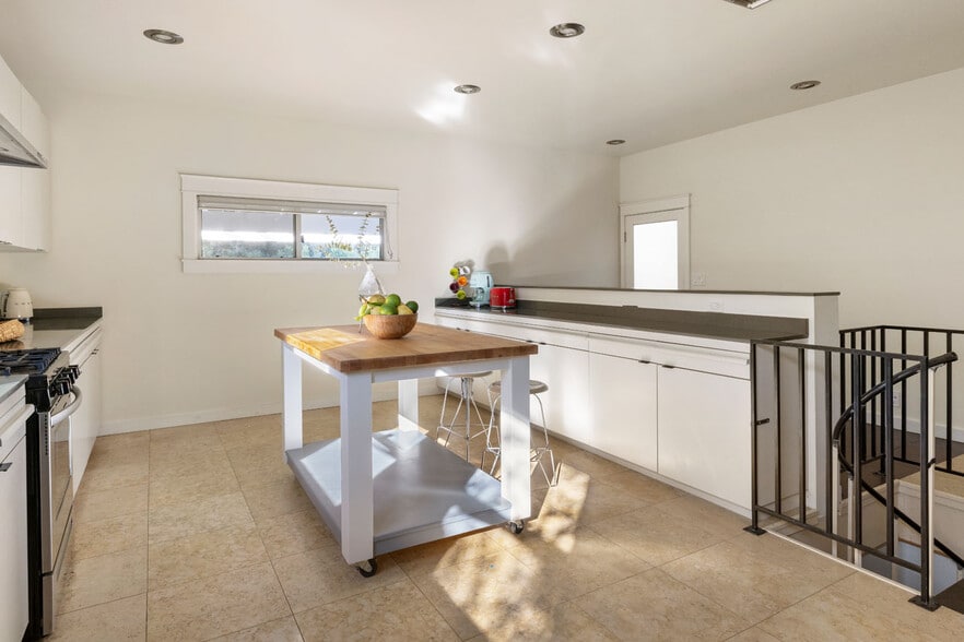 More Photos Of 1642 Elevado St, Los Angeles Multifamily For Sale