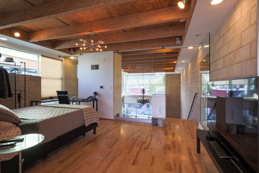 More Photos Of 6615-6621 Melrose Ave, Los Angeles Loft Creative Space For Sale