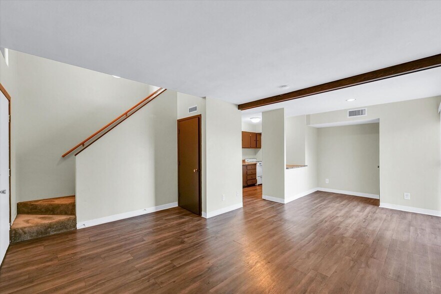 More Photos Of 717 Fairmont Dr, Bloomington Apartments For Sale