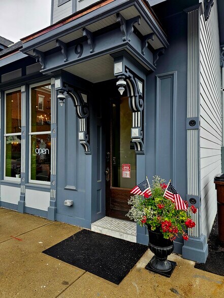 More Photos Of 9 W Mound St, South Charleston Office For Lease