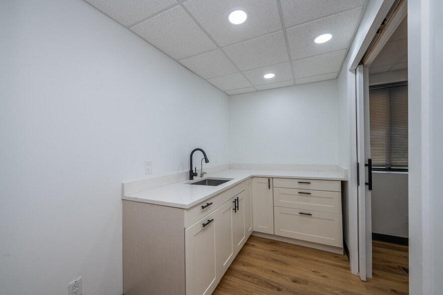 More Photos Of 3830-3824-M-139 Saint Joseph, MI 49085, Saint Joseph Medical For Sale