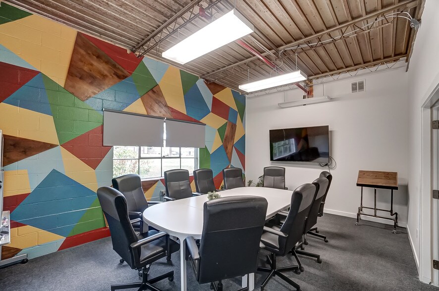 More Photos Of 408 4th Ave, Mason Office For Lease